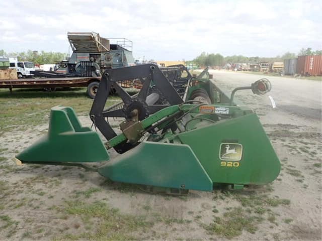 Image of John Deere 920 equipment image 1