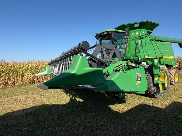 Image of John Deere 920 equipment image 1