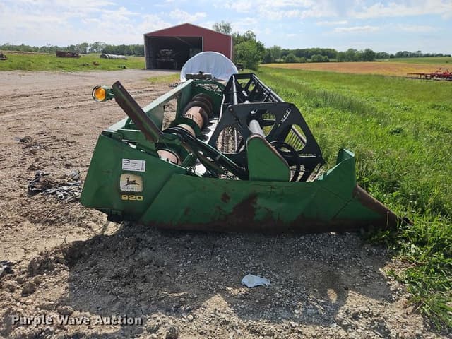 Image of John Deere 920F equipment image 2