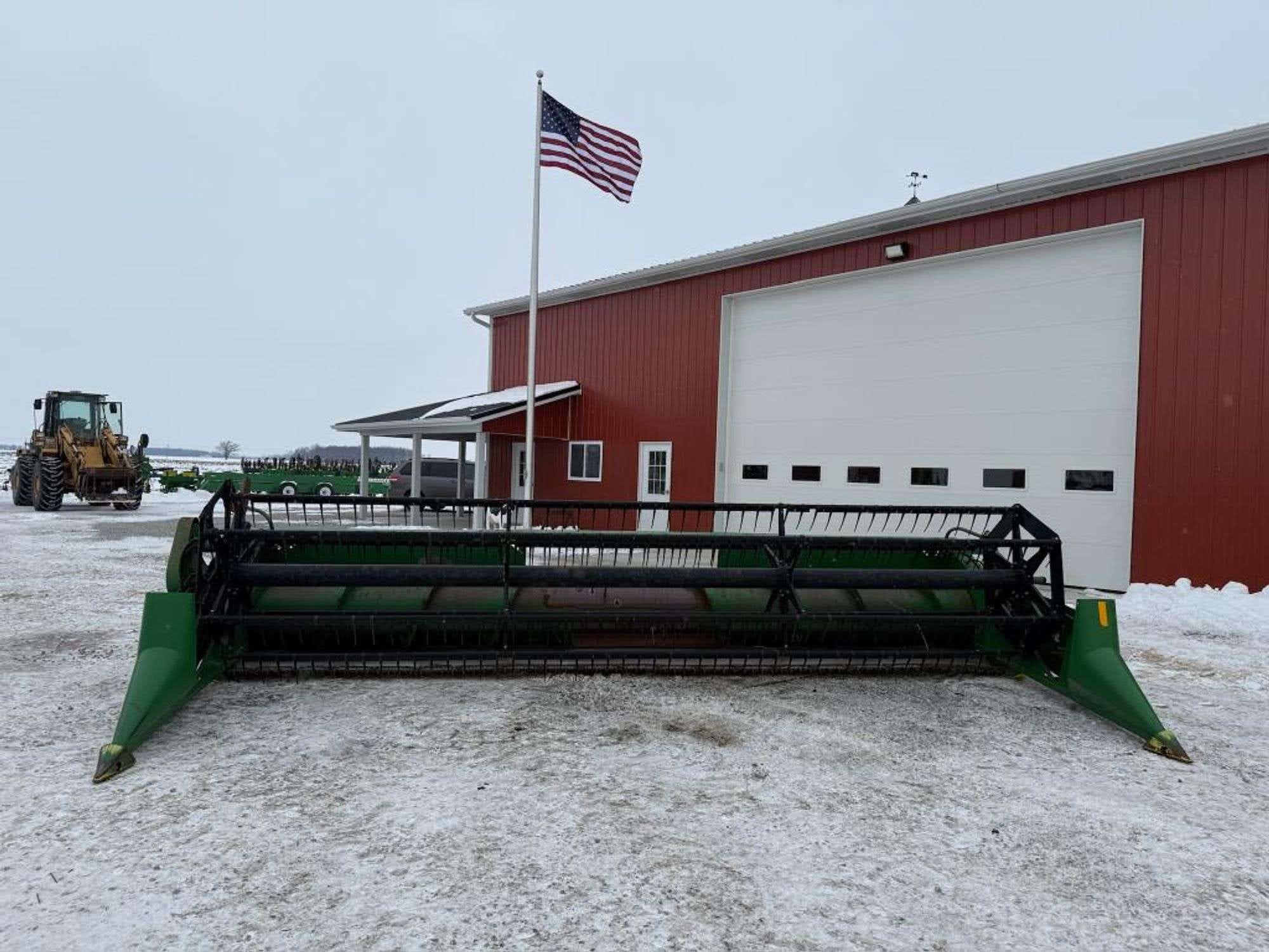 John Deere 920 Equipment Image0