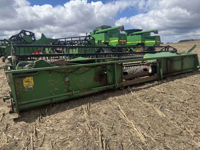 Image of John Deere 920 equipment image 2