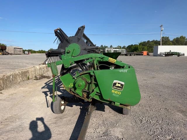 Image of John Deere 920 equipment image 2