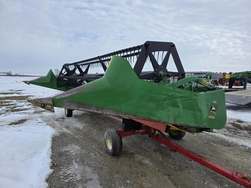 John Deere 920 Equipment Image0