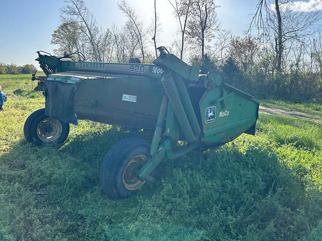 Image of John Deere 920 equipment image 1