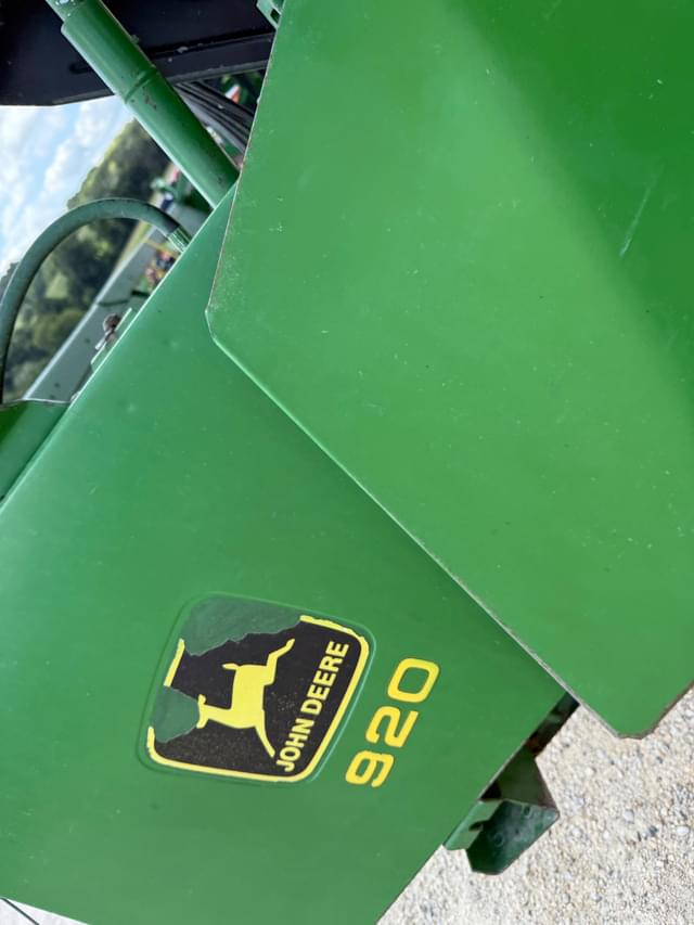 Image of John Deere 920 equipment image 4