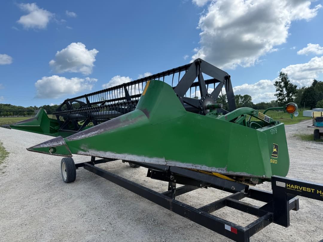 Image of John Deere 920 Primary image