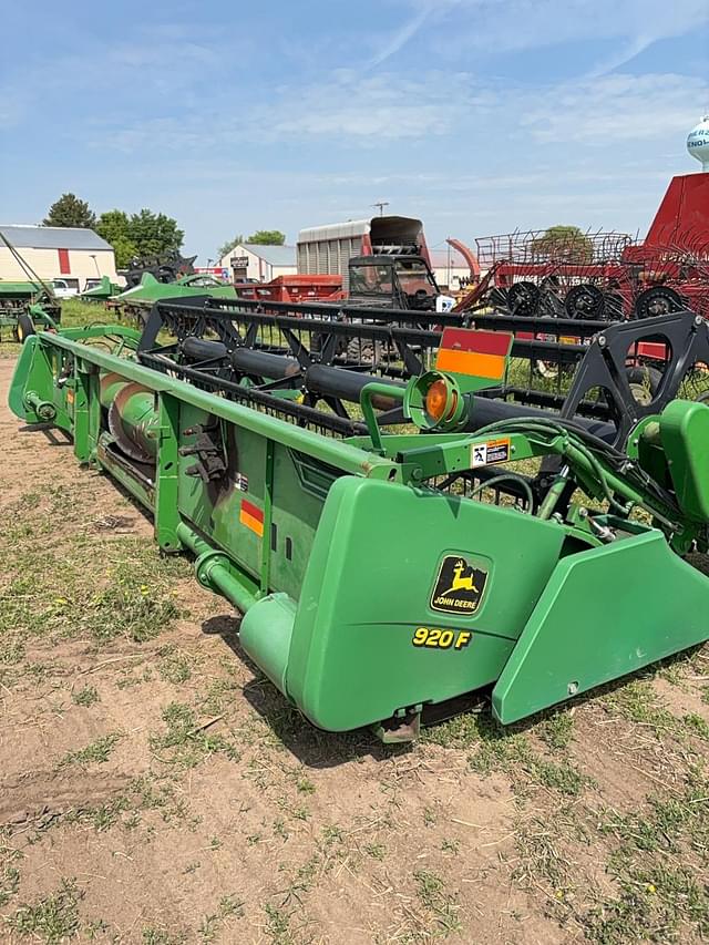 Image of John Deere 920F equipment image 2
