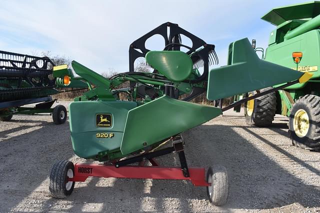 Image of John Deere 920F equipment image 3