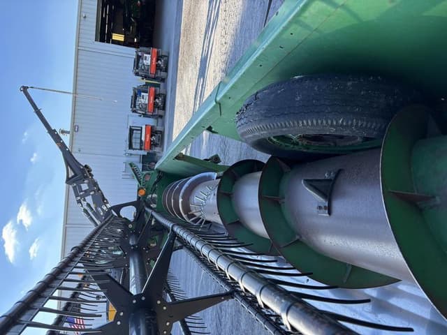 Image of John Deere 920F equipment image 4