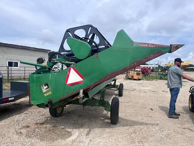 Image of John Deere 920 equipment image 1