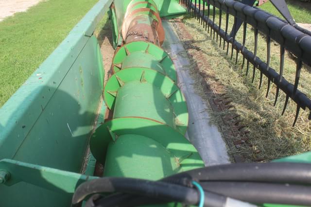 Image of John Deere 920F equipment image 3