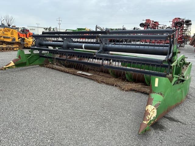 Image of John Deere 920F equipment image 2