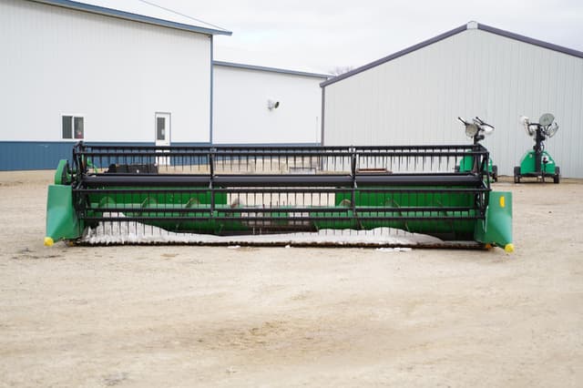 Image of John Deere 920F equipment image 1