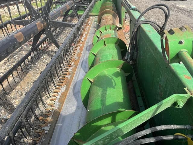 Image of John Deere 920F equipment image 2