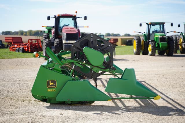 Image of John Deere 920F equipment image 1