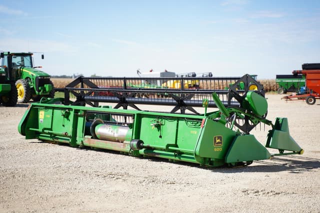 Image of John Deere 920F equipment image 3