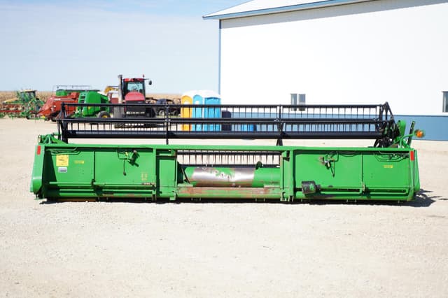 Image of John Deere 920F equipment image 4