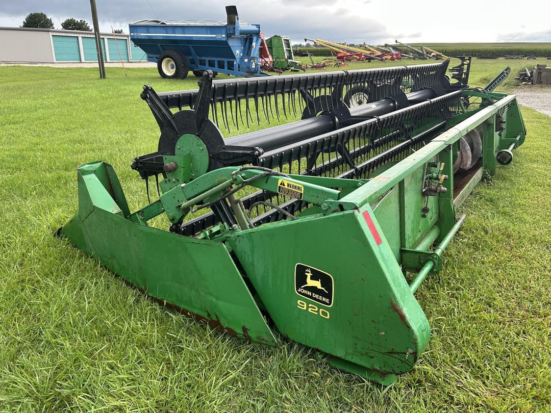 Image of John Deere 920 Primary image