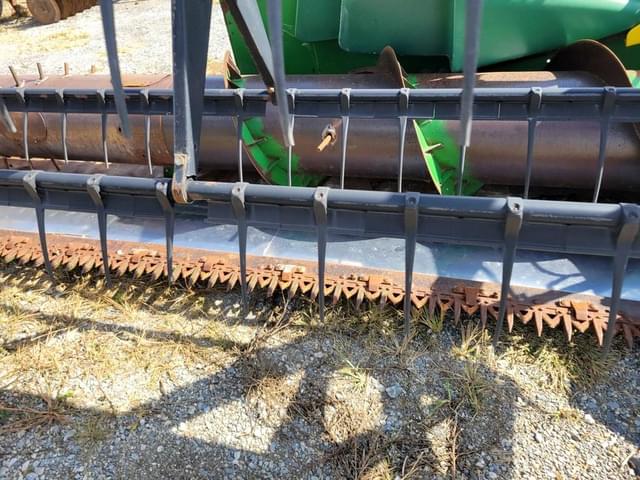 Image of John Deere 920F equipment image 2