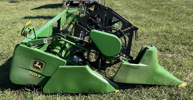 Image of John Deere 920F equipment image 4