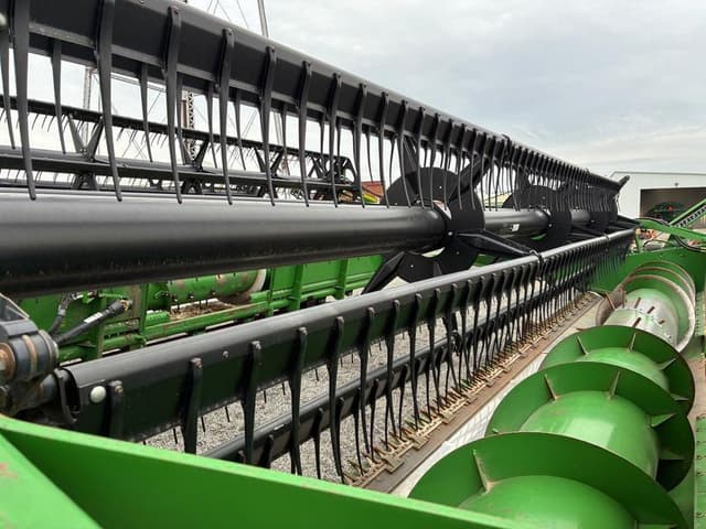 Image of John Deere 922F equipment image 3