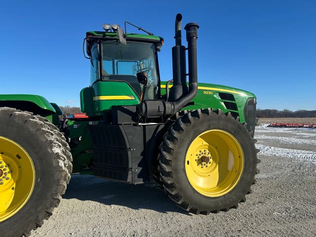 Image of John Deere 9230 equipment image 3