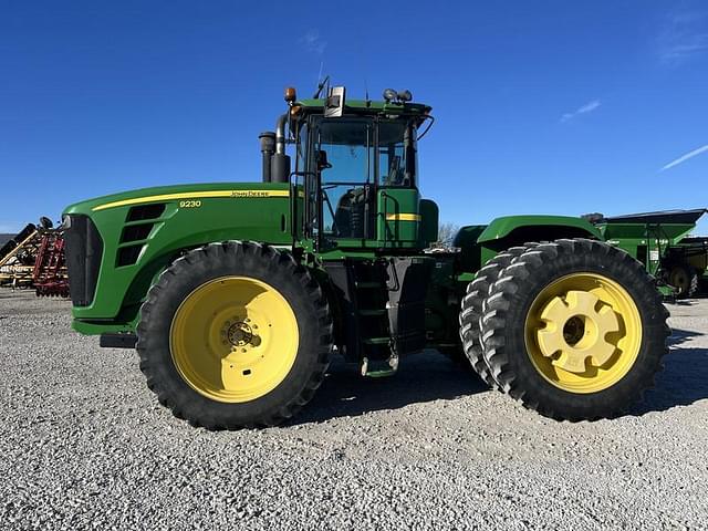 Image of John Deere 9230 equipment image 2