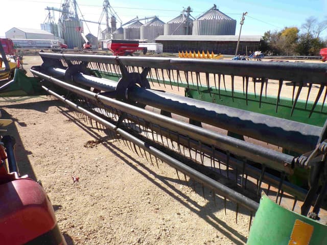 Image of John Deere 924 equipment image 2