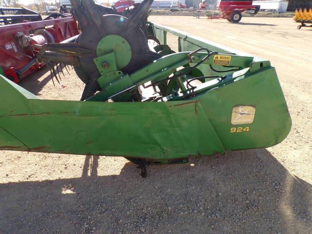 Image of John Deere 924 equipment image 3