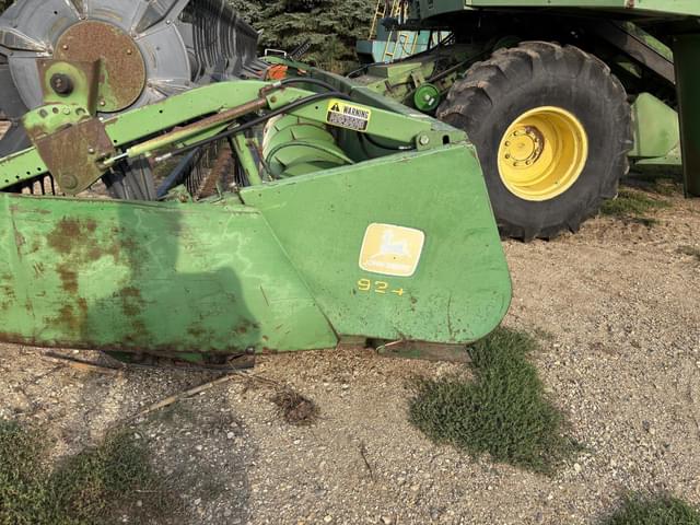 Image of John Deere 924 equipment image 2
