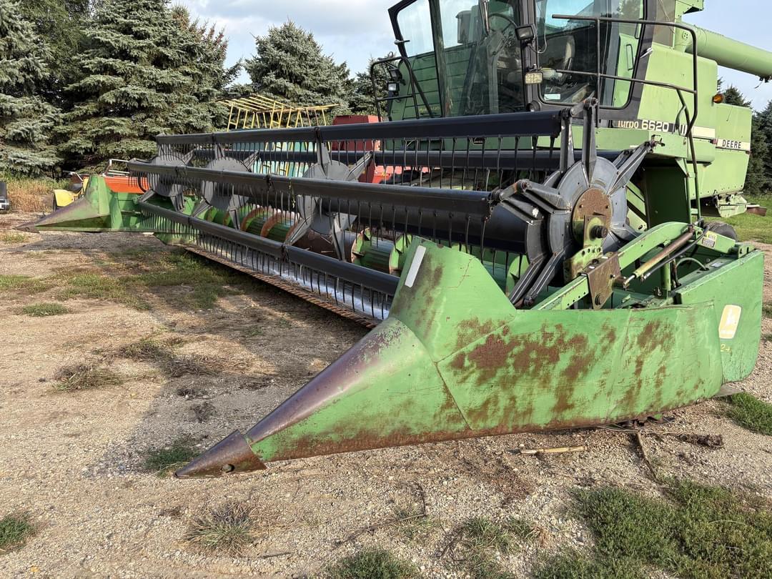 Image of John Deere 924 Primary image