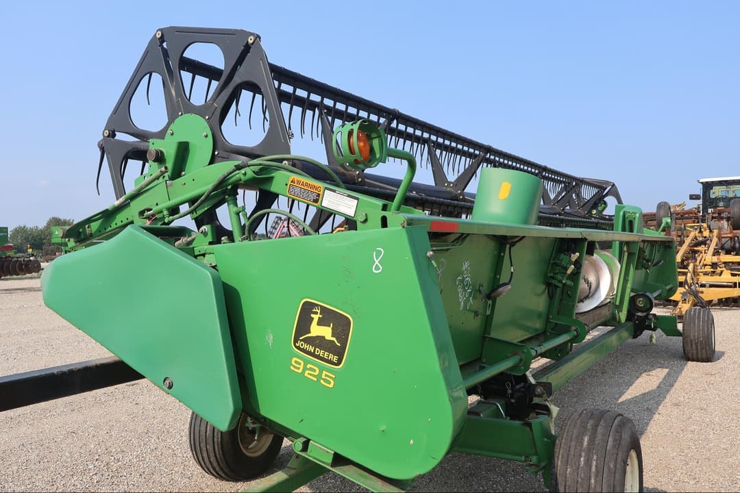 Image of John Deere 925 Image 1