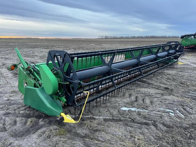 Image of John Deere 925 equipment image 1