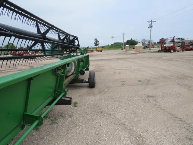 Image of John Deere 925 equipment image 1