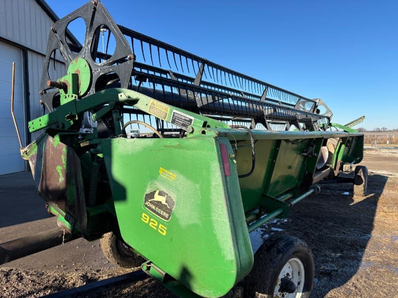 Image of John Deere 925 Image 0