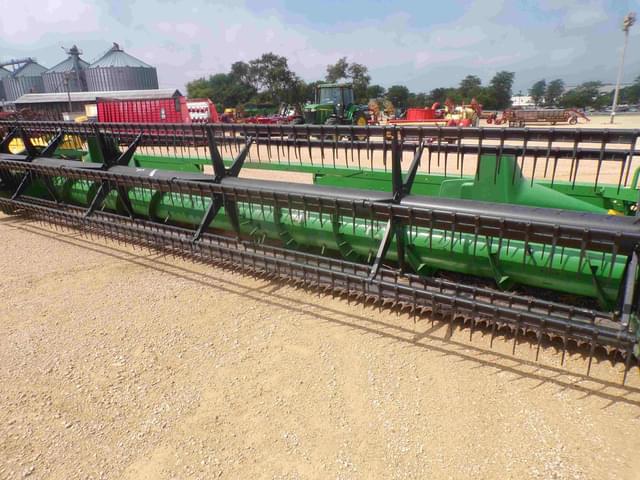 Image of John Deere 925 equipment image 2