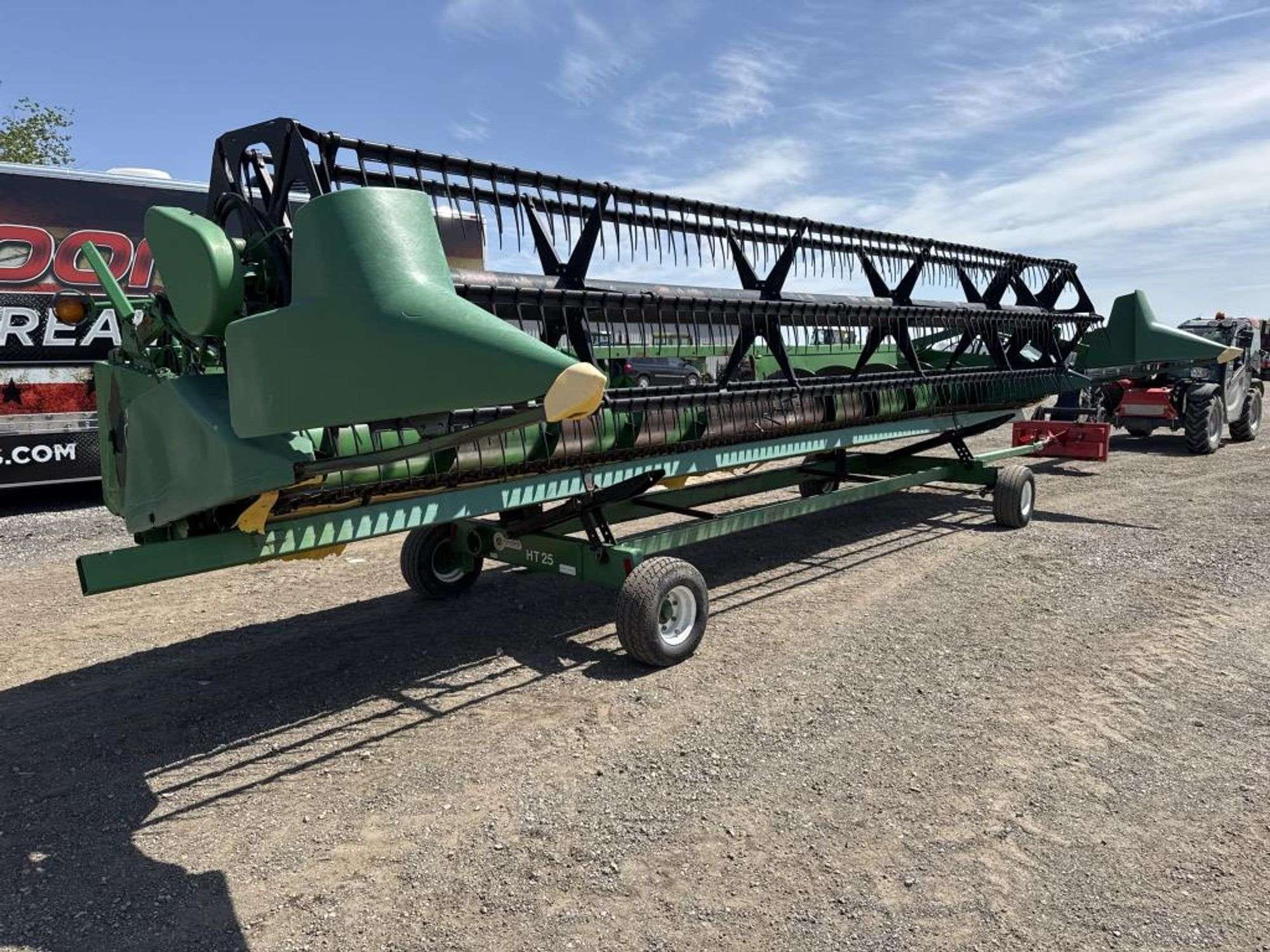 John Deere 925 Equipment Image0