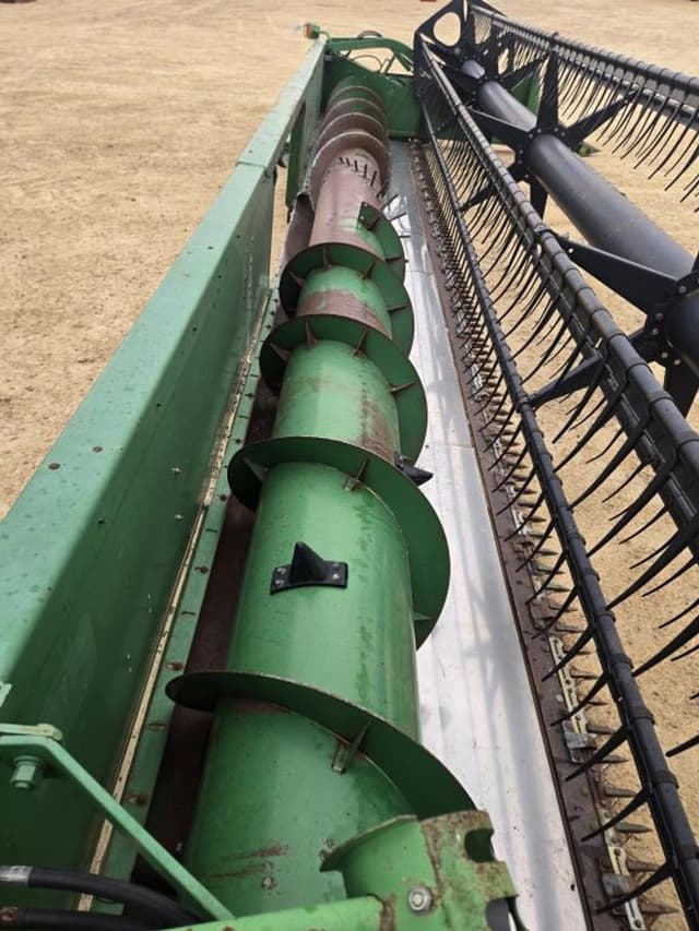 Image of John Deere 925 equipment image 4