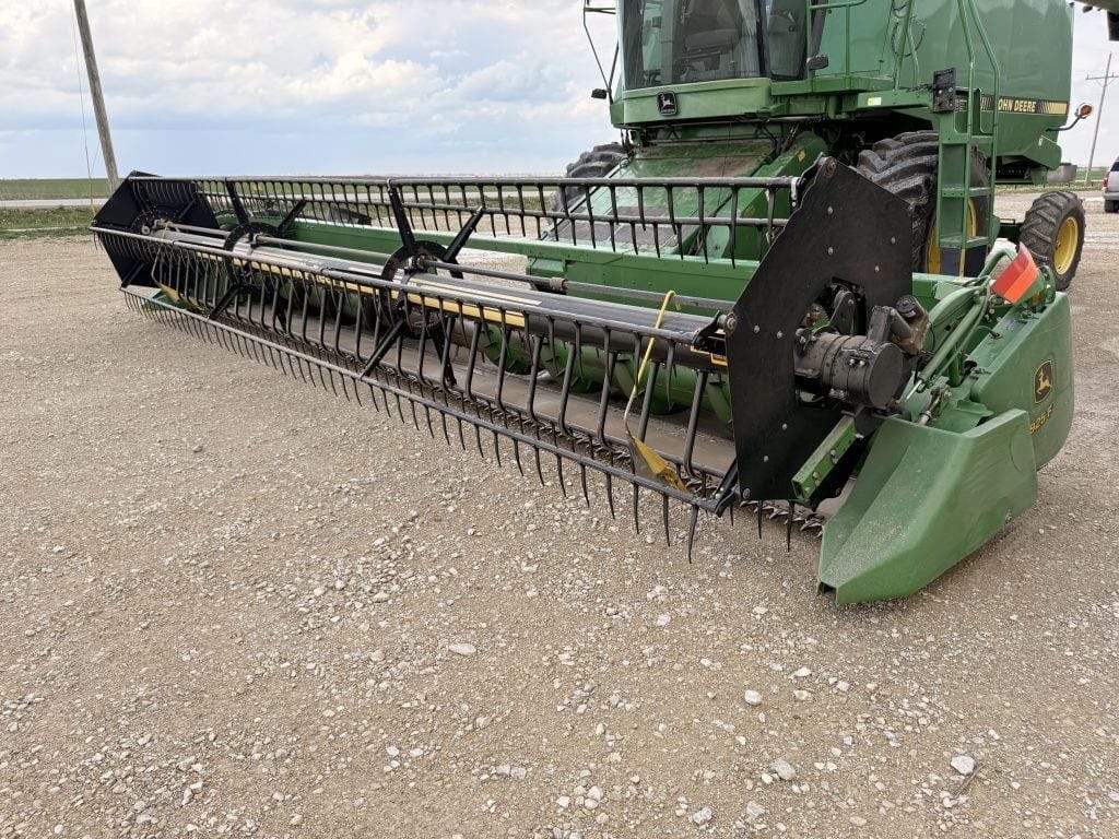 John Deere 925 Equipment Image0