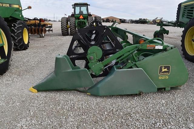 Image of John Deere 925 equipment image 1