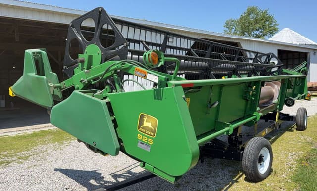 Image of John Deere 925 equipment image 2