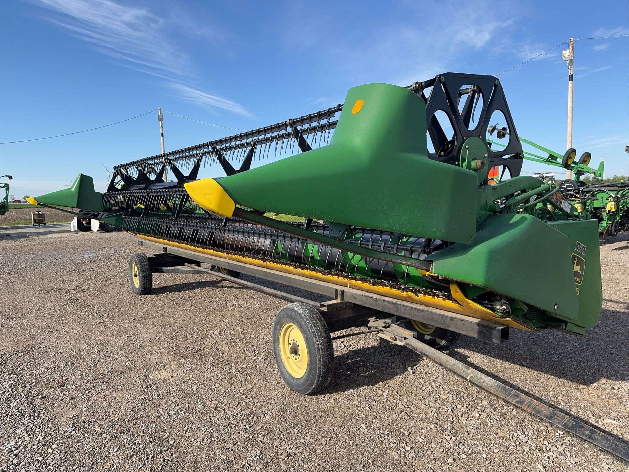 John Deere 925 Equipment Image0
