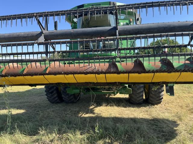 Image of John Deere 925 equipment image 1
