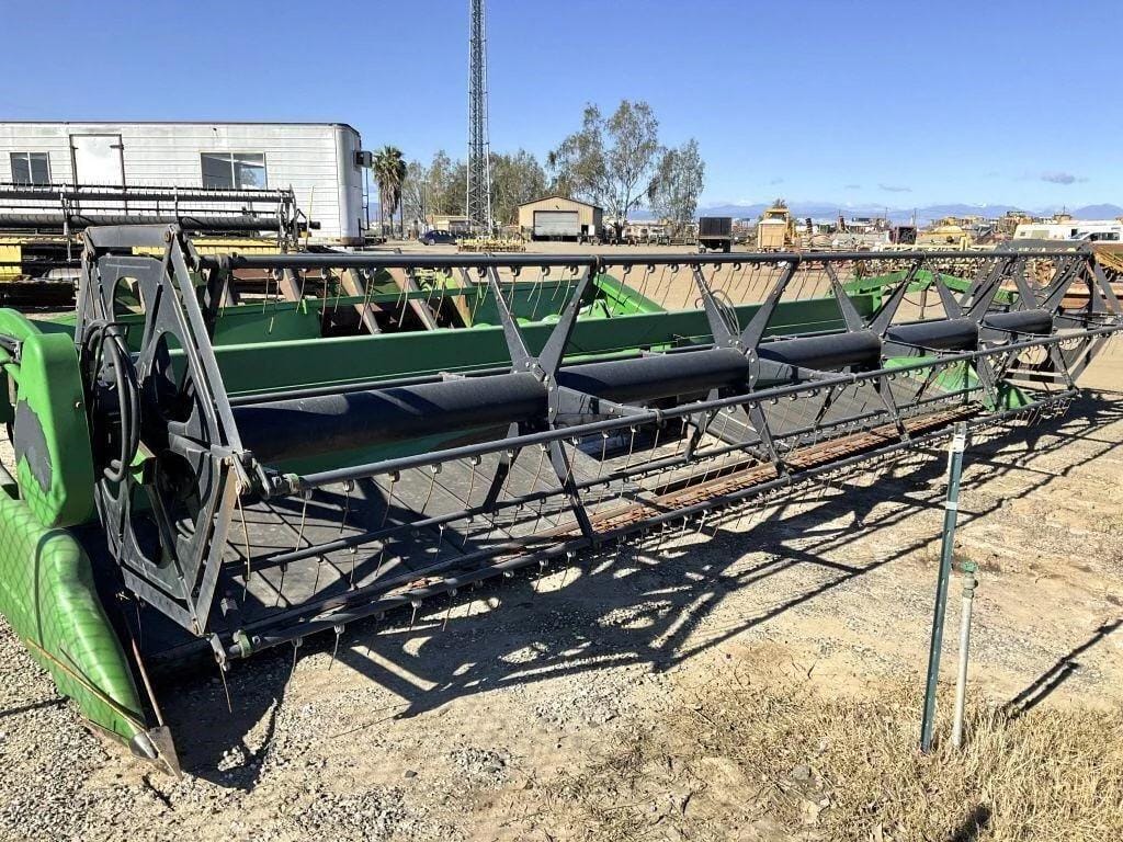 John Deere 925D Equipment Image0