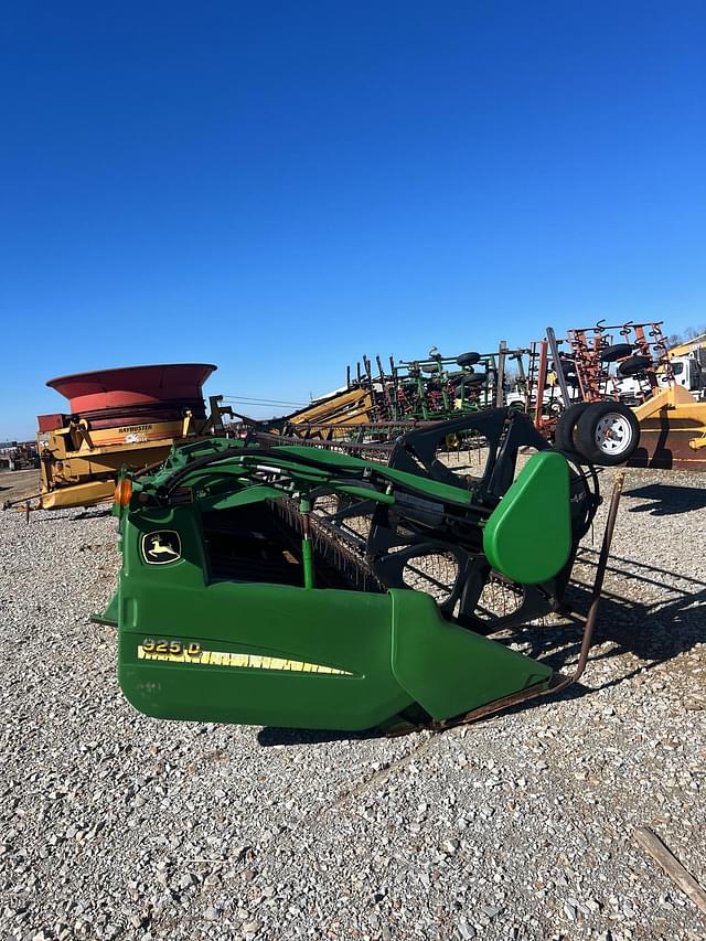 Image of John Deere 925D equipment image 2