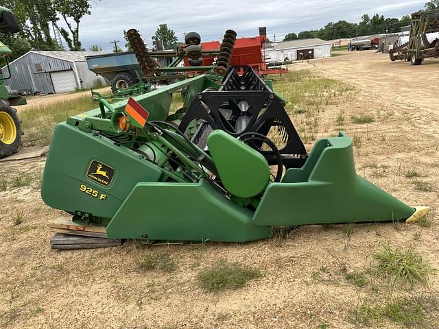 Image of John Deere 925F equipment image 1