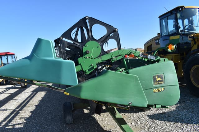 Image of John Deere 925F equipment image 2