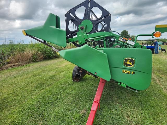 Image of John Deere 925F equipment image 2