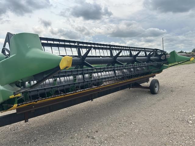 Image of John Deere 925F equipment image 2