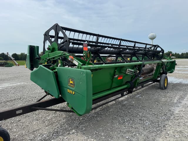 Image of John Deere 925F equipment image 1